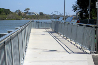 The new footbridge alongside the bikeway over the mouth of Western Creek (photo by Steven Cowley).