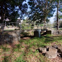 The footbridge alongside the playing field of Rainworth State School